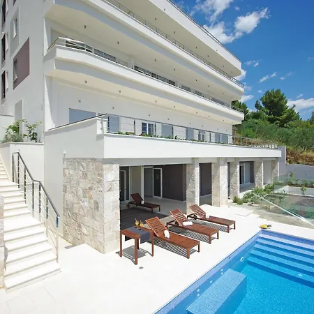 Luxury Jolara *